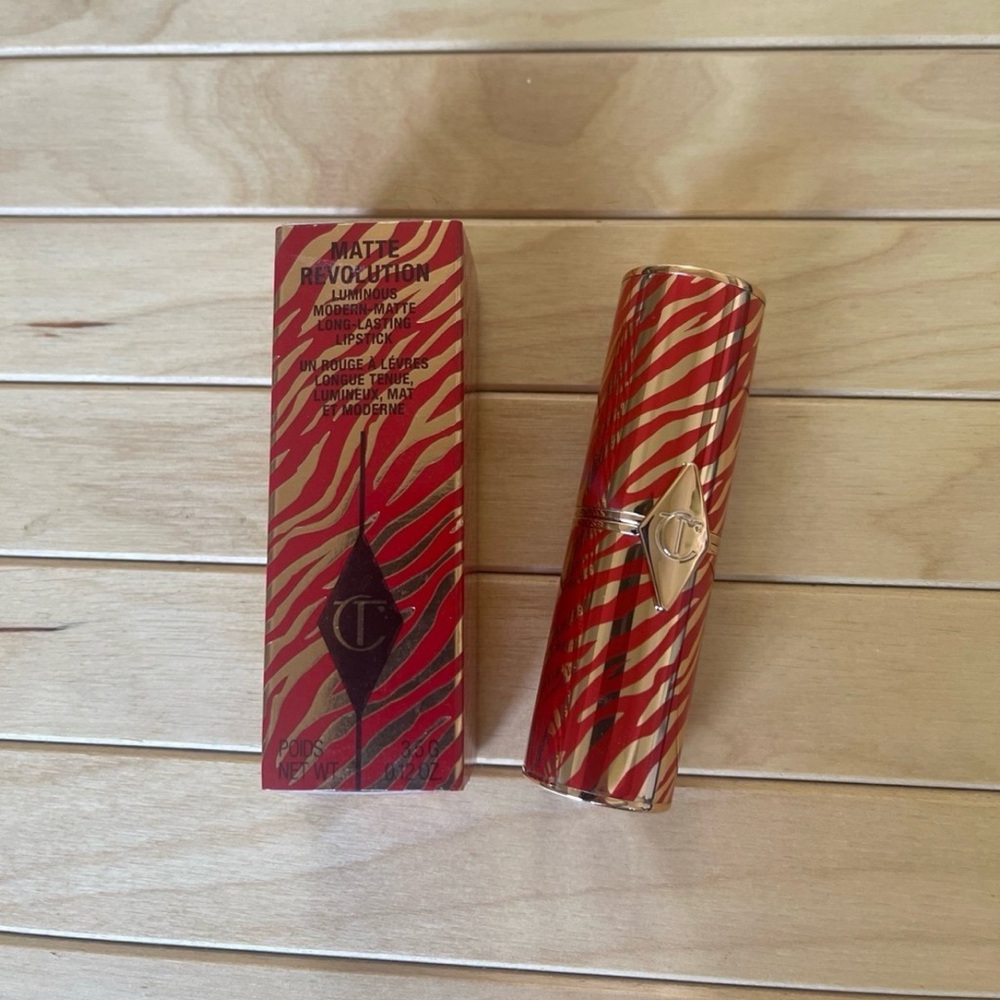 NIB Charlotte Tilbury Lipstick in Walk of a Star